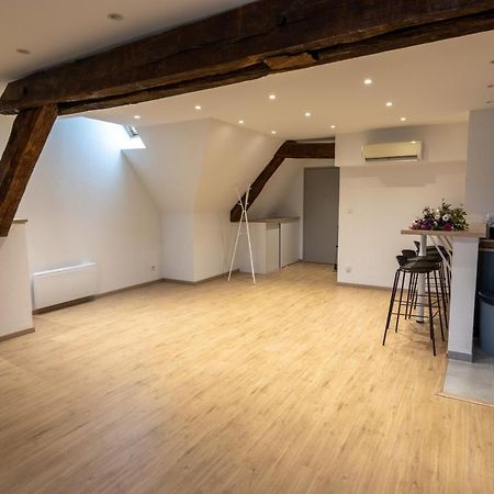 Magnifique Appartement Renove Dans Residence Saumur Exterior photo